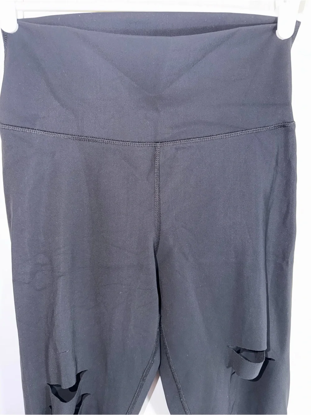alo High Waisted Ripped Warrior Legging black medium